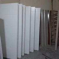 استخدام رنگ کار درب چوبی