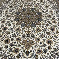 ۲ عدد فرش ۱۲ متری سالم و بدون پارگی و سوختگی