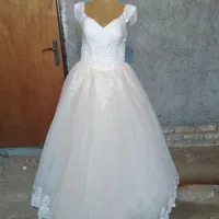 تعدادی لباس عروس