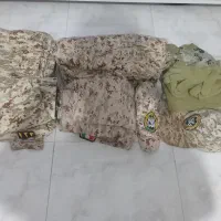 دو دست لباس نظامی ارتش