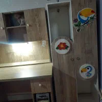 میز تحریر، تخت و کمد و فرش اتاق بچه|اسباب و اثاث بچه|تویسرکان, |دیوار