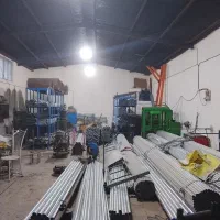 شاگرد و کارگر نیمه فنی