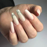 استخدام سریع ناخنکار پس از آموزش برای عید