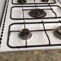 خدمتکار منازل هستم اقا هستم زرنگو حرف شنو