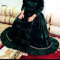 لباس محلی رنگ سبز درباری