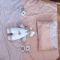 سرویس تشک لحاف نوزاد سه تکه نو با عروسک رو نصب شده