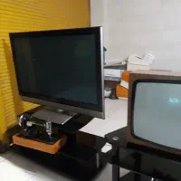 تنوع در تلوزیون قدیمی|تلویزیون و پروژکتور|رشت, استقامت ۱|دیوار