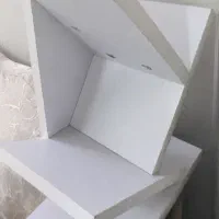 کتابخانه ایستاده سفید مدرن
