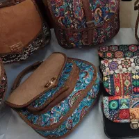 ساک و کیف|کیف، کفش، کمربند|آستانه اشرفیه, |دیوار