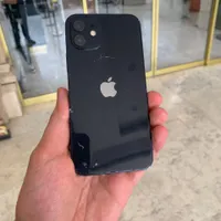 اپل iPhone 12 با حافظهٔ ۱۲۸ گیگابایت