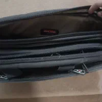 ی عدد کیف دانشجویی در حد نو|کیف، کفش، کمربند|میبد, |دیوار