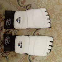 وسایل  تکواندو دستکش زره پابند مچ بند و