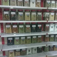 فروش یکجا و حراج کلیه اجناس عطاری به قیمت خرید