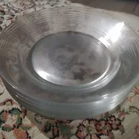 تعدادی بشقاب پلوخوری وپیش دستی خوراک خوری
