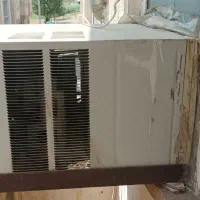 یک عدد  کولر پنجره ای