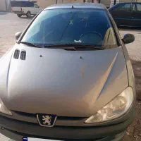 پژو 206 به رنگ خاکستری