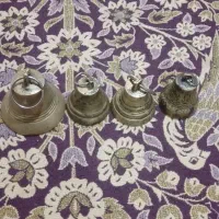 زنگ قدیمی برنجی ناقوسی|کلکسیون اشیاء عتیقه|شهرکرد, |دیوار