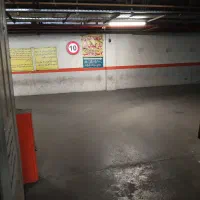 کار در پارکینگ طبقاتی