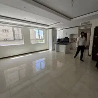 فردوس غرب/ ۸۲متر سالن پرده خور/ ۱۰ساله