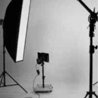 استخدام مدل آقا ایرانی و اتباع