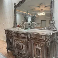 آیینه و کنسول