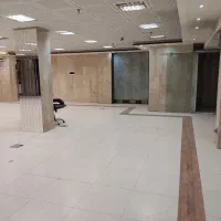 اجاره مغازه ۳۴۰ متری در A۴|اجارهٔ مغازه و غرفه|فولادشهر, A4|دیوار