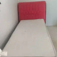 تخت خواب یک نفرە