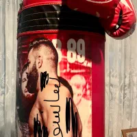 کیسه بوکس و دستکش