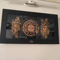 ساعت دیواری بسیار زیبا .سالم