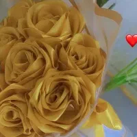 گل طلایی|گل مصنوعی|شیروان (لرستان), |دیوار