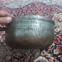 ظرف مسی قدیمی بالای ۱۵۰ سال قدمت|کلکسیون اشیاء عتیقه|زرند, |دیوار