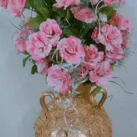 گل و گلدان وپایه بزرگ کنار سالنی بزرگ|صنایع دستی و سایر لوازم تزئینی|قم, کلهری|دیوار