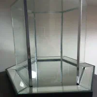 استند شیشه ای