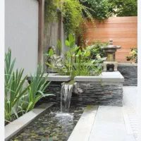 آپارتمان ۲۰۰ متر ی با حیاط اختصاصی ۲۰۰ متری