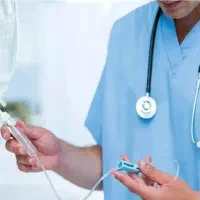 تزریق سرم و دارو در منزل توسط پرستار اقا