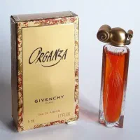 عطر قدیمی با قدمت ۶۰-۷۰ سال عطر محبوب بانو مهستی|کلکسیون اشیاء عتیقه|میبد, |دیوار