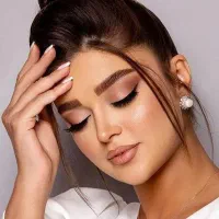 به۲نفربرای ابرووشیدینگ ارایش‌ برای‌آپدیت نیازمندم