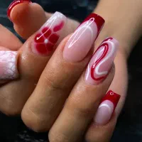 خدمات تخصصی کاشت ناخن