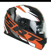 کلاه|موتورسیکلت|قم, باغ شازده|دیوار