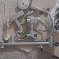 شیر حمام و روشویی کهنه