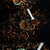 استخدام نیروی کار ساده و کار آموز در کافه