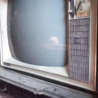 تلویزیون قدیمی RTI|تلویزیون و پروژکتور|همدان, |دیوار