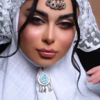 شنیون و آرایش