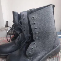 کفش ساقه دار مشکی  سایز ۴۰ بزرگ  پا