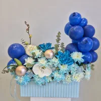 باکس بزرگ گل و بادکنک تولد ( گلفروشی گلاریس