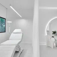 استخدام نیروی تولید محتوا در مطب زیبایی