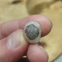 سنگ به‌ شکل چشم