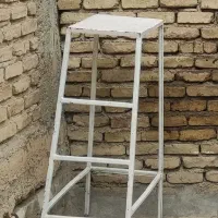 چهارپایه آهنی