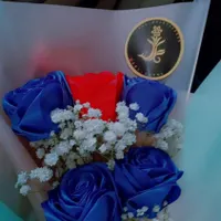 باکس و دسته گل ماندگار
