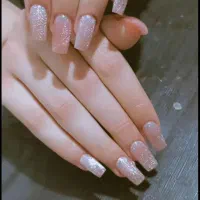 کاشت ناخن|خدمات آرایشگری و زیبایی|قم, ولیعصر|دیوار